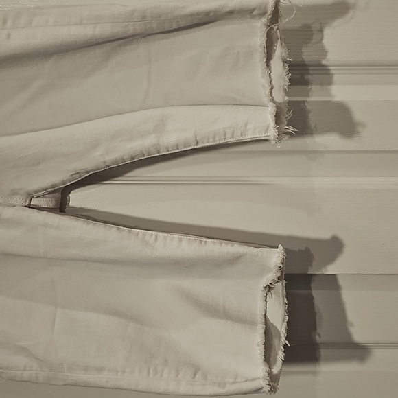 HUDSON Women's Amelia Mid Rise Knee Short Optical White Sz 27 EUC MSRP $145 - Picture 6 of 12